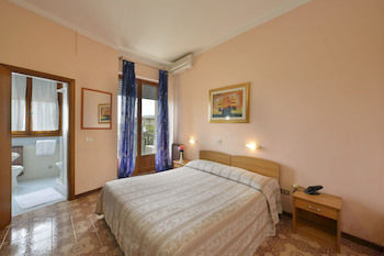 Historical With Panoramic Terrace Napels